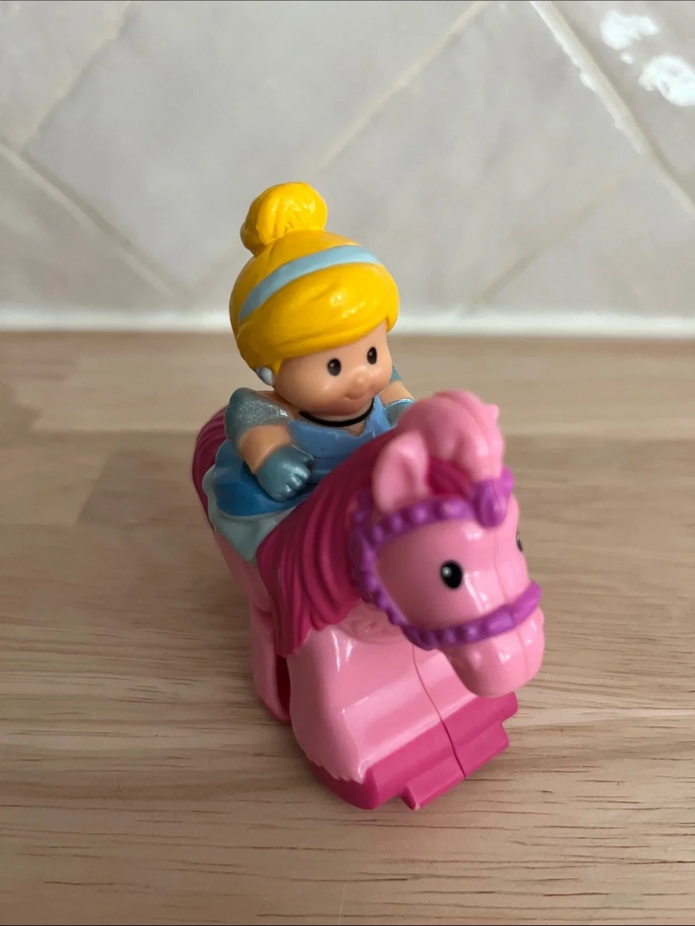 Fisher price Klip Klop Princess Cinderella Pink Horse Pony. RARE!